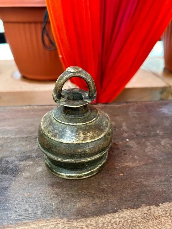 Campana de curación tibetana de meditación de forma rara forjada a mano de bronce antigua 1700 Foto 3 de 4