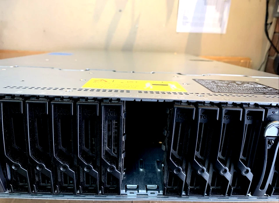 Dell PowerEdge C6220 II 4 Node 24 Port (8x) Xeon E5-2680 v2 / 512GB RAM / 2x PSU Foto 3 de 4
