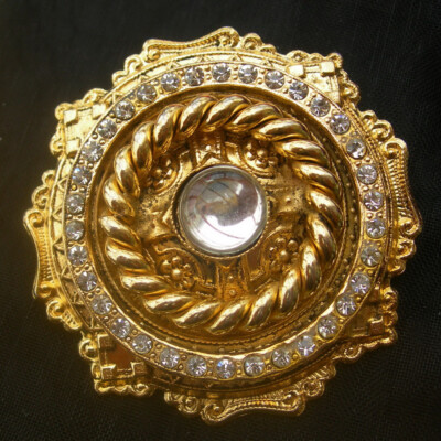 Brosche Messing vergoldet gestempelt klarer Stass und Cabochon in Mondsteinform