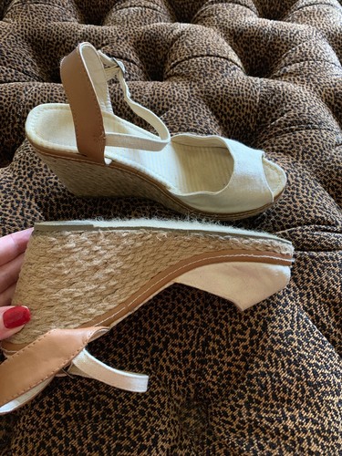Women’s 8.5 Espadrille Wedge White Canvas Sandal - Picture 4 of 12