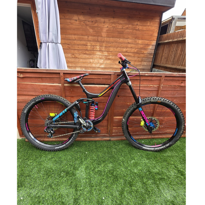 Giant Glory Mountain DH Bike 27.5in