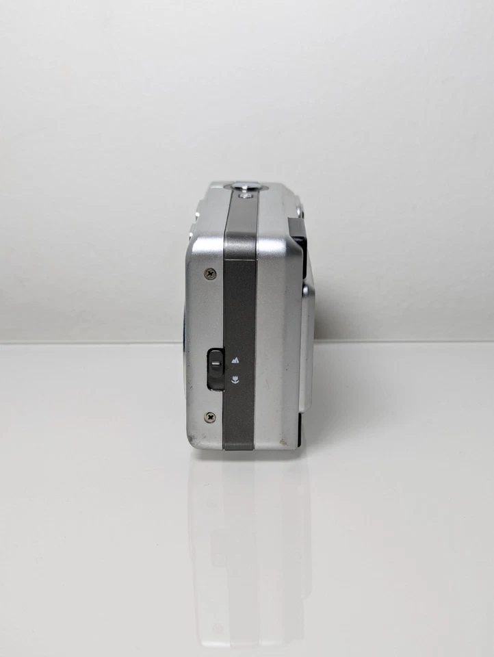 Polaroid PDC-5055 5.3MP Digital Camera (Tested Working) - Image 2 of 4