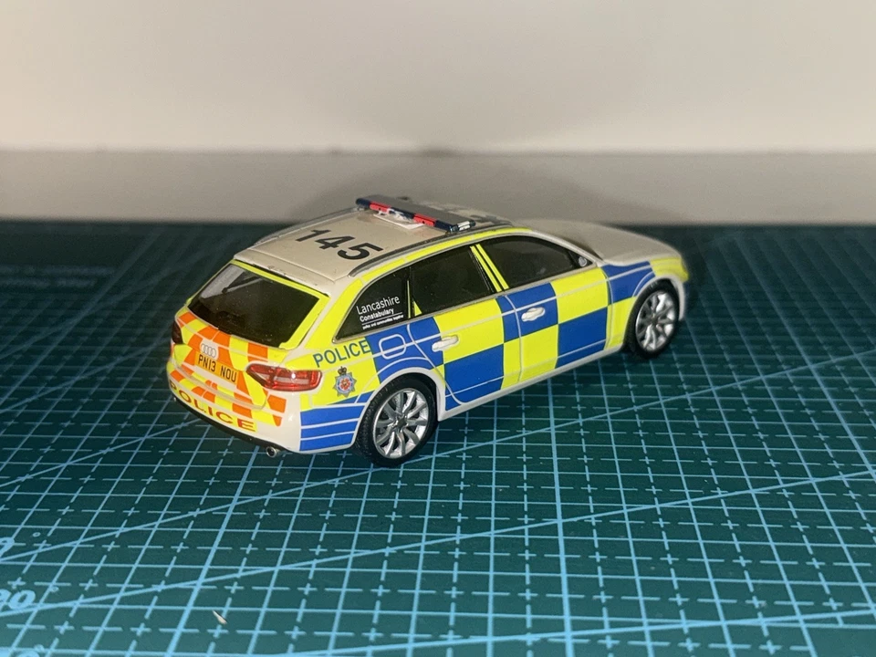 Lancashire Policía Audi A4 Avant Código 3 Policía Modelo 1:43 Foto 3 de 4