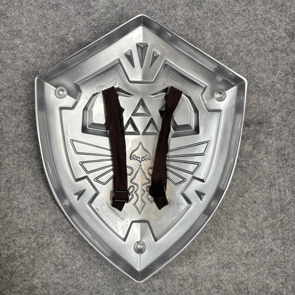 Legend of Zelda Hylian Master Link 19” Escudo Disfraz Nintendo 2015 Foto 3 de 4