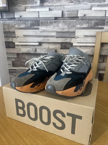 Taglia 8 Adidas Yeezy Boost 700 arancione lavaggio