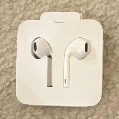 Apple EarPods Lightning Connector White In-Ear Earphones Built-in Microphone