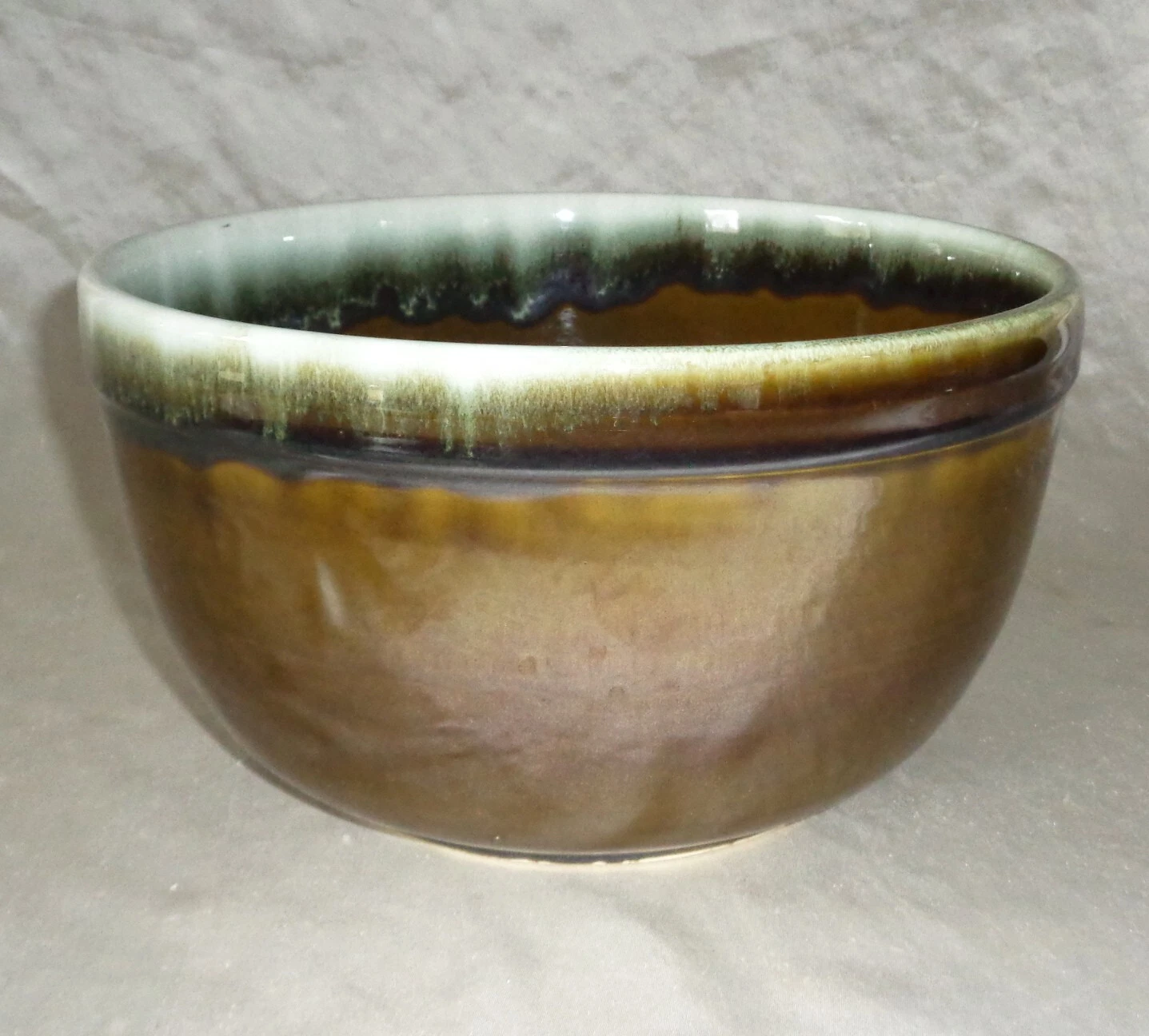 Drip Glaze Large Green Pottery Mixing Serving Bowl ~ unsigned ~ 10 by 5 inch