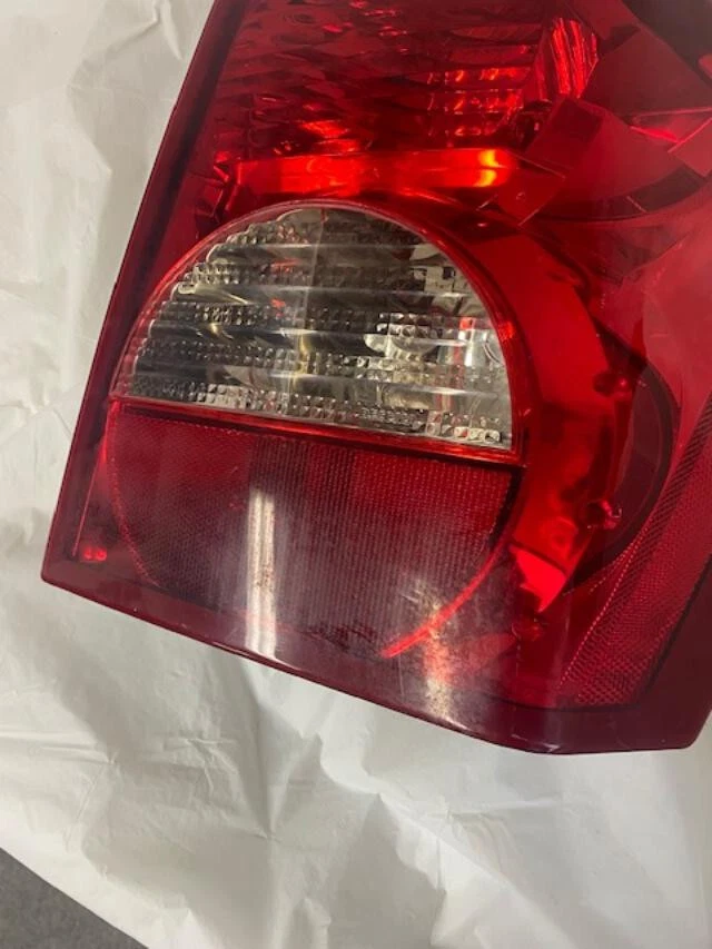Luz trasera lateral derecha Dodge Caliber 2008-2012 05160360AA OEM Foto 3 de 4