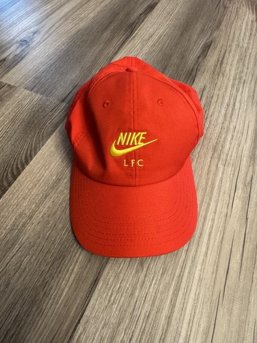 Nike Liverpool Fußball Club Mütze rot Heritage 86 verstellbarer Riemen hinten Swoosh