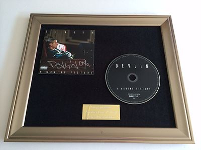 PERSÖNLICH SIGNIERT/AUTOGRAPHIERT DEVLIN - EINE BEWEGTE BILD GERAHMTE CD PRÄSENTATION.
