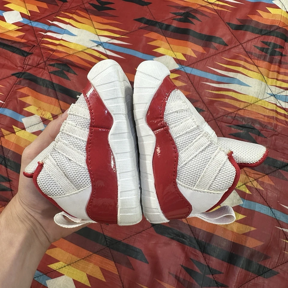 Nike Air Jordan Retro XI 11 Кроватка Ботильоны Вишня 2022 Красный Детский Размер 4C CI6165-116 - Изображение 4 из 4