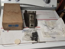 1982-1994 CHEVROLET S10 S15 SONOMA NOS FRONT RH BUMPER MOUNTING BRACKET KIT GM