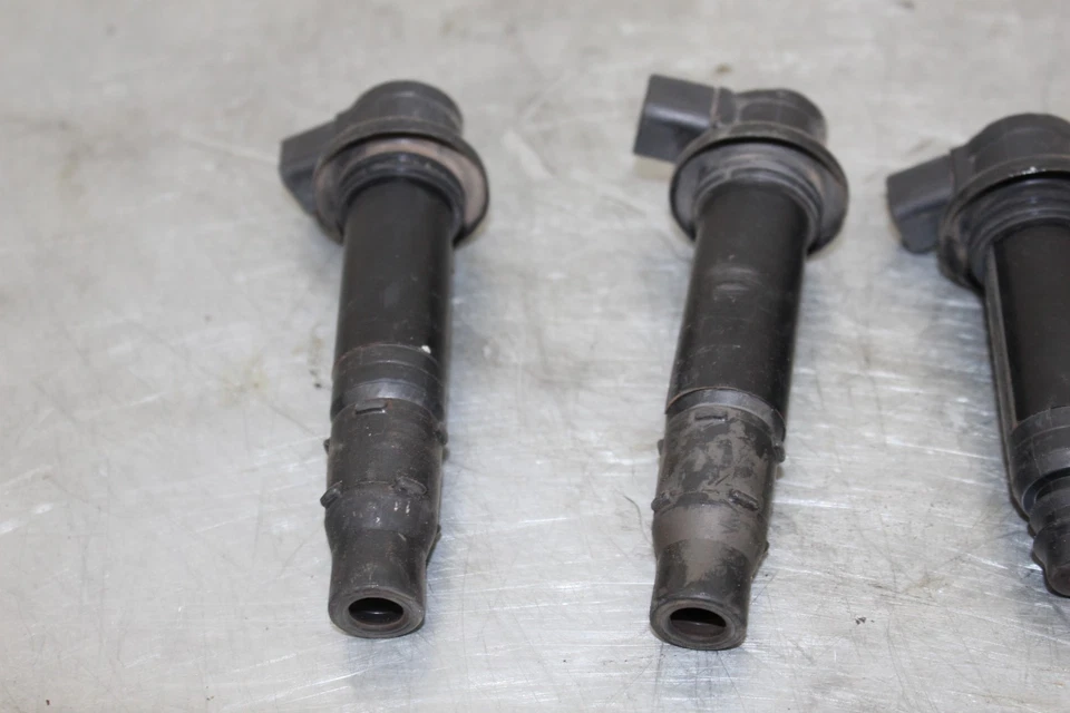 2006-2007 年雅马哈 Yzf R6 点火线圈火花塞盖 2c0-82310-00-00 原始设备制造商 — 第 4/4 张图片