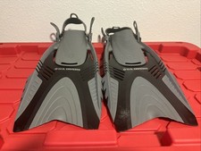 US . Drivers Trek Travel Fins Gray / Black Adjustable Snorkeling Swim Size L