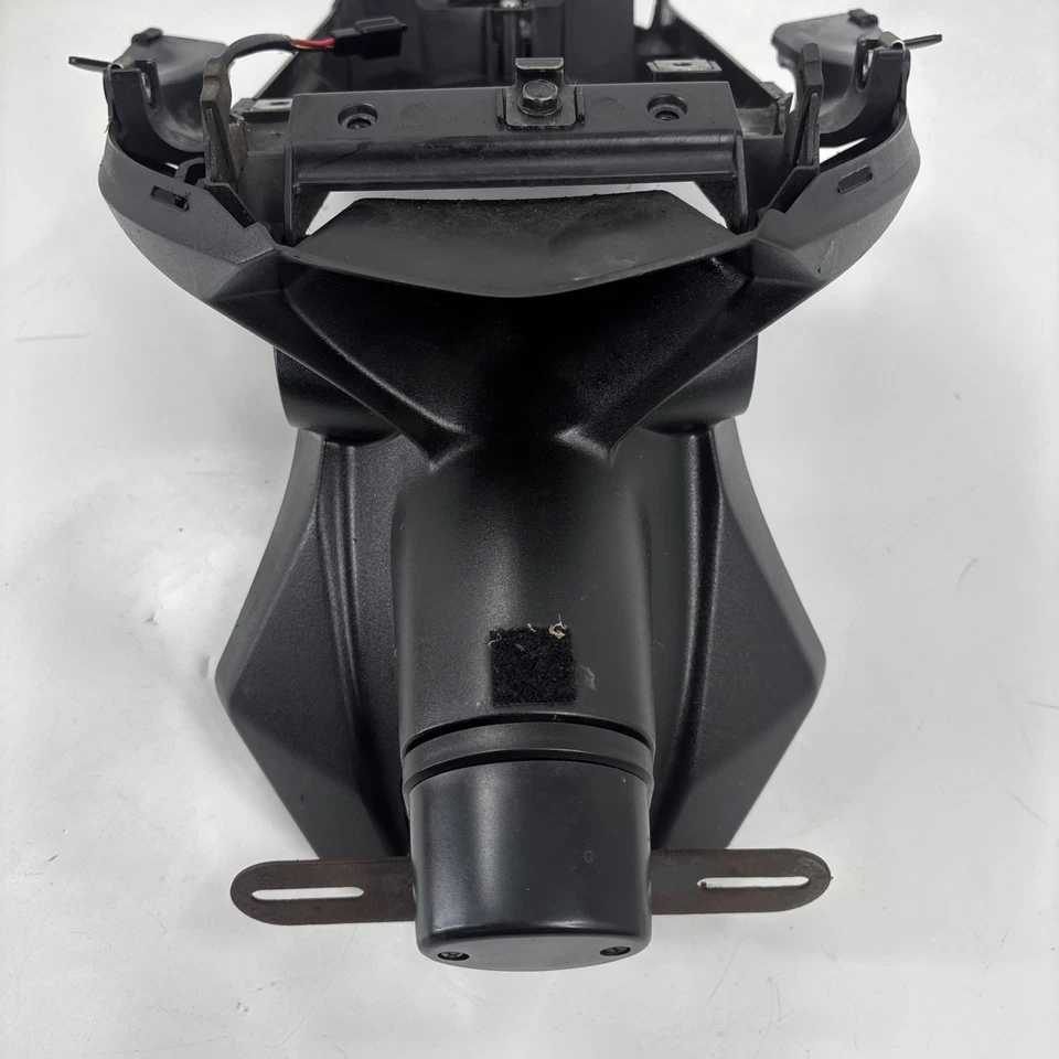 Kawasaki KLE 650 Versys 2006-2009 debajo de la bandeja y soporte de matrícula #F21 Foto 2 de 4