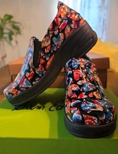 Women's Orthotic non slip skid resistant slip on clogs by Easy Street Sz 9 W