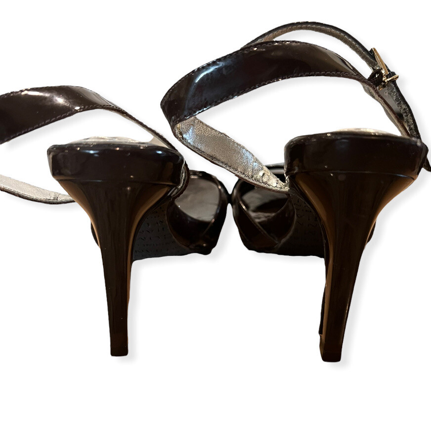 ladies nude flat sandals