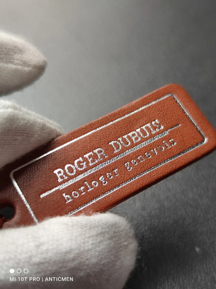 Reloj Roger Dubuis G40 02SQ 5 V3.79 Etiqueta colgante Etiqueta de cuero Pantalla en blanco Foto 3 de 4