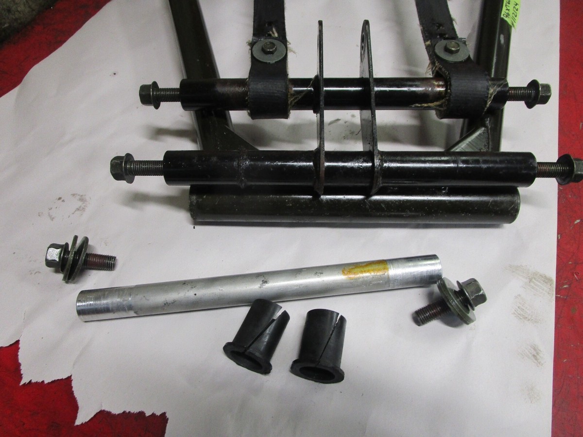96 Yamaha VMax 600 XT Snowmobile Suspension Front Swing Pivot Arm