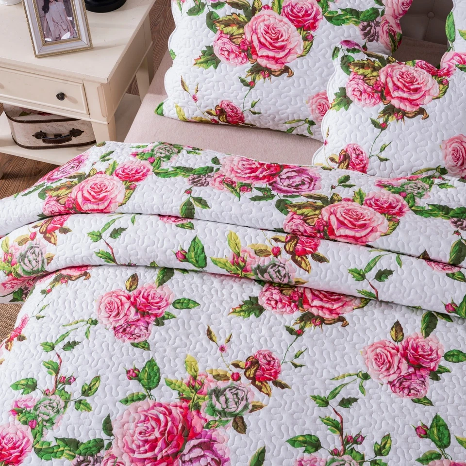 DaDa Bedding Romantic Roses Spring Pink Valentine Scalloped Floral Bedspread Set - Image 4 of 4