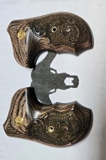 Altamon Walnut Grips Smith Wesson S W J Frame Round Butt Engraved Gold Medallion