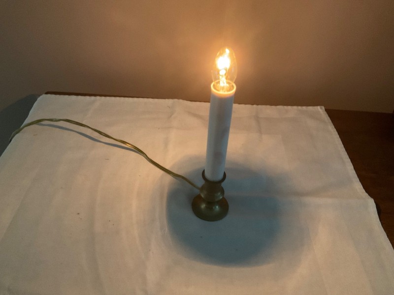Vtg. CBK 6 3/4”  TALL Brass Base ELECTRIC PLUG-IN CANDLE LAMP 3 1/2 Foot Cord