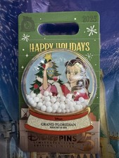 Disney Parks 2025 Felices Fiestas Grand Floridian Belle Buea Globo de Nieve Piny