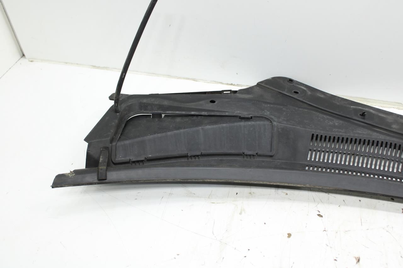 2014-17 Maserati Ghibli 3.0L FR Windshield Cowl Vent Grill Cover Panel 670010468