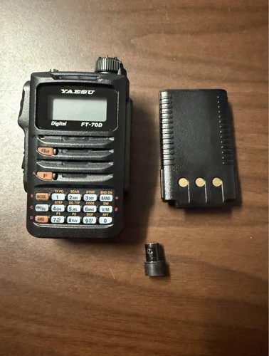 Yaesu FT-70DR C4FM FDMA / FM 144/430 MHz Dual Band 5W Handheld Transceiver - Afbeelding 2 van 5