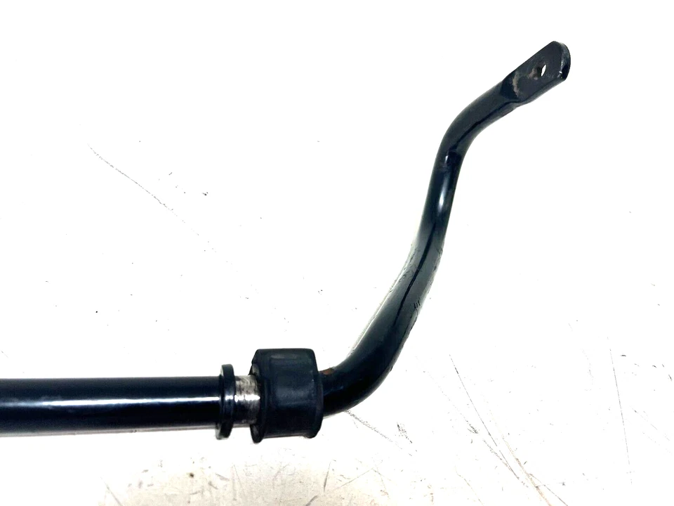 Barra estabilizadora de suspensión delantera Volkswagen Golf TDI 2003-2006 Foto 2 de 4