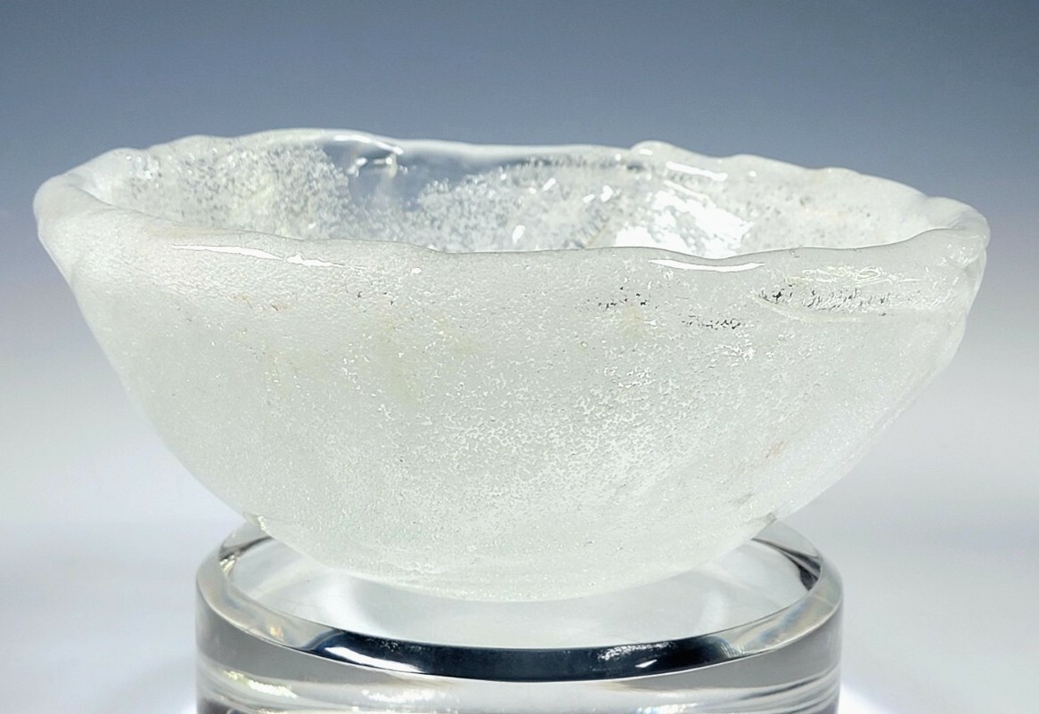 Toshichi Iwata Japanese Art Glass 8 1/2