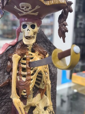 Pirates of the Caribbean 16'' BIRD HEAD SKELETON Statue Span