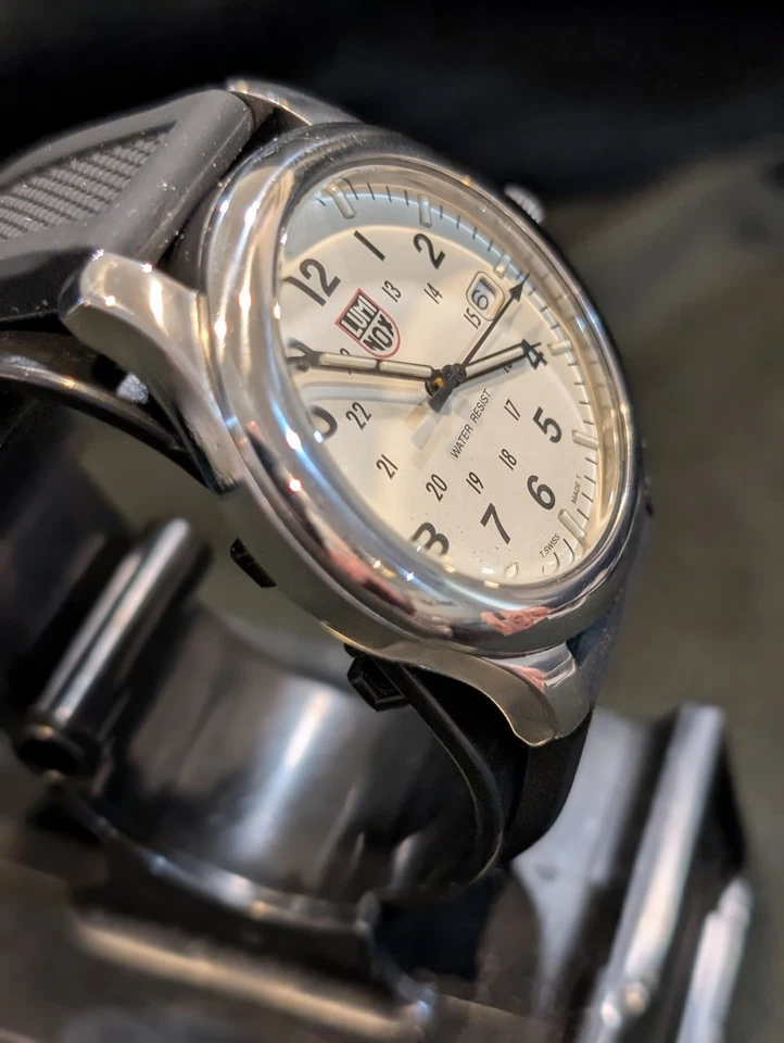 RELOJ LUMINOX PARA HOMBRE SERIE H3 MBM CAJA DE ACERO BANDA DE GOMA FECHA HECHO EN SUIZA Foto 3 de 4