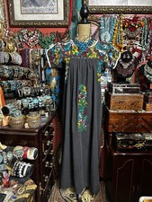 VERY PRETTY MEXICAN OAXACAN CHARCOAL BLACK MULTI COLOR EMBROIDERY DRESS M/L