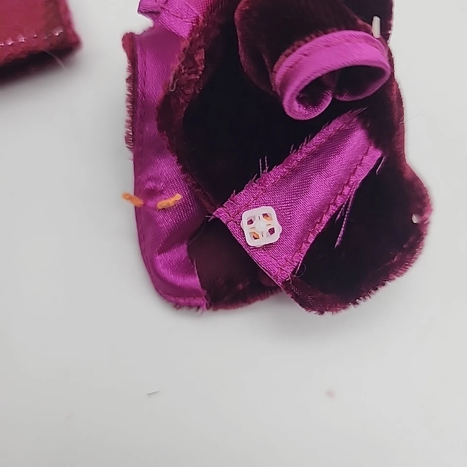 Roupas e acessórios da Barbie Fashion Fever. Xadrez rosa, marrom 2007 - Imagem 3 de 3