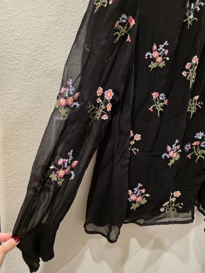 Blusa Sundance Boho Fleur Fare Bordada Negra Floral Semisheer Forrada Cupro M Foto 3 de 4