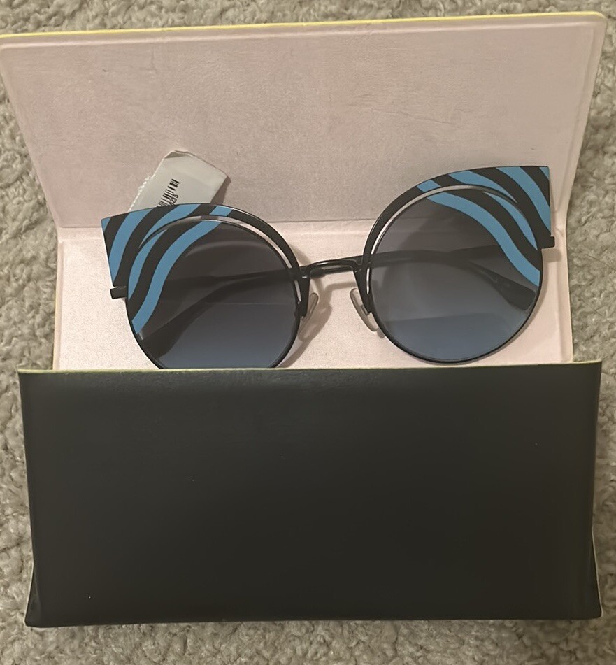 Fendi Cat Eye Sunglasses with Stylish Designer Frames-image
