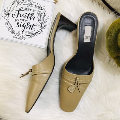 DKNY Women’s Tan Slip On Leather Heeled Mules Shoes M