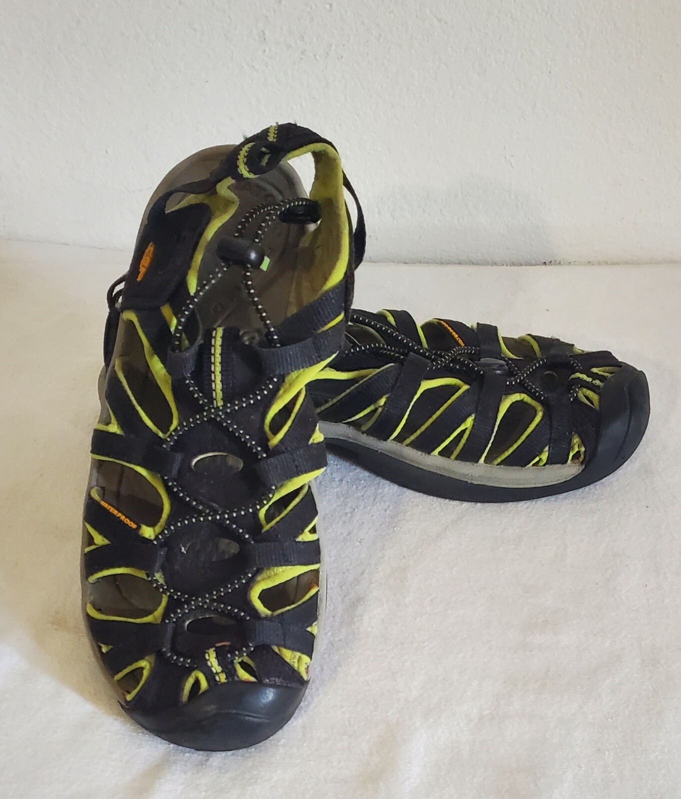 Sandali Keen Newport scarpa da acqua nero verde lime