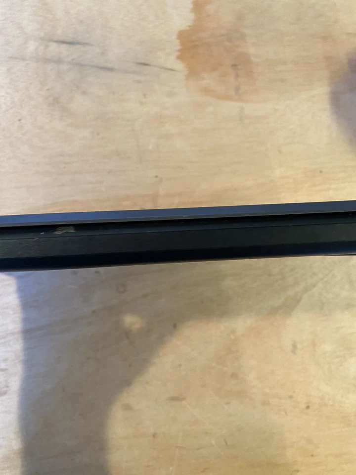 HP 250 G6 Intel i3-6006U @2 GHz 4 GB de RAM Windows 10 COMO ESTÁ Foto 4 de 4