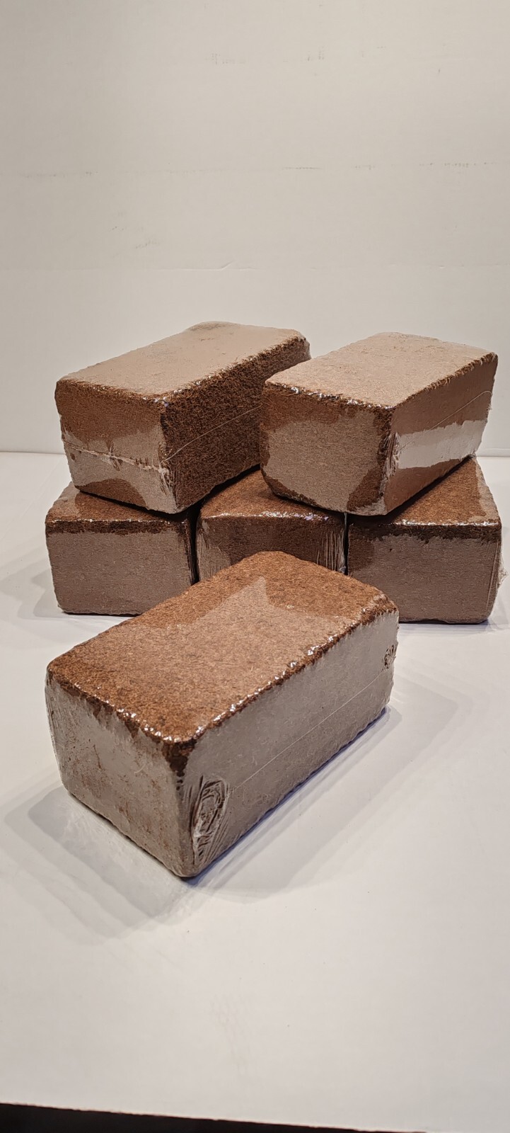 Coir Block Bedding Mulch PEAT FREE ORGANIC Compost Reptile Bedding 9 Ltr Blocks
