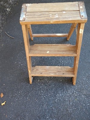 Werner Wooden 2 Foot Step Ladder Primitive Rustic Farmhouse USA  W130-4