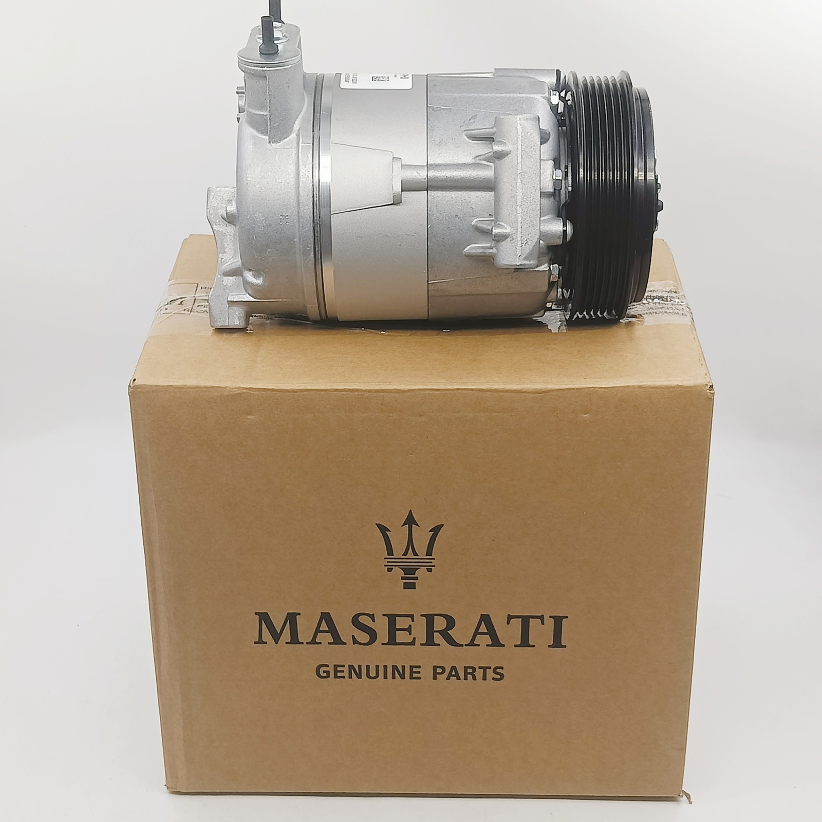 Maserati Ghibli 2016 Compressor with bracket P/N 333332