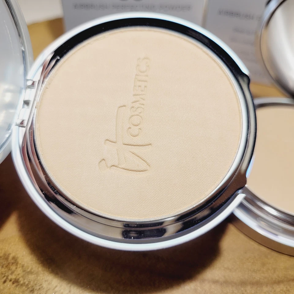 2x it Cosmetics YOUR SKIN BUT BETTER CC+ Airbrush Perfecting Powder (Medium) - Image 4 of 4