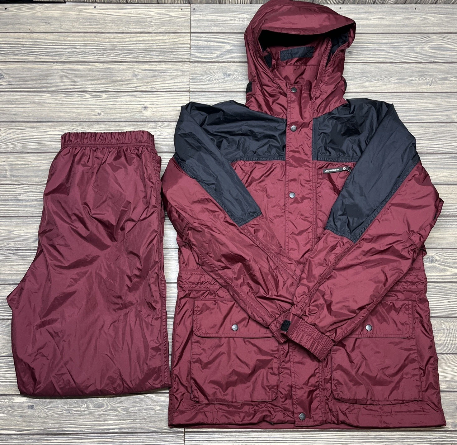 Vintage Woolrich Men Red Packable Hooded Rain Windbreaker Outfit Pants Large