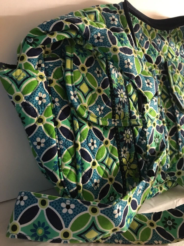 Vera Bradley Retired Daisy Daisy Cargo Sling Bag Rare Crossbody Floral Purse - Image 4 of 4