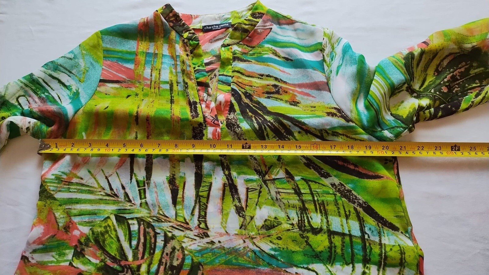 Cha Cha Vente Green Multi-Colored Split Neck 3/4 … - image 9