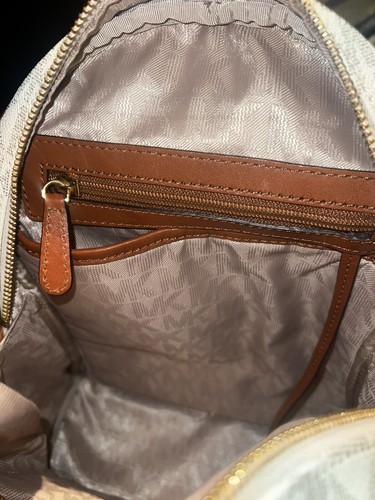 Michael Kors Signature logo RHEA Zip Backpack Med. - Picture 3 of 7
