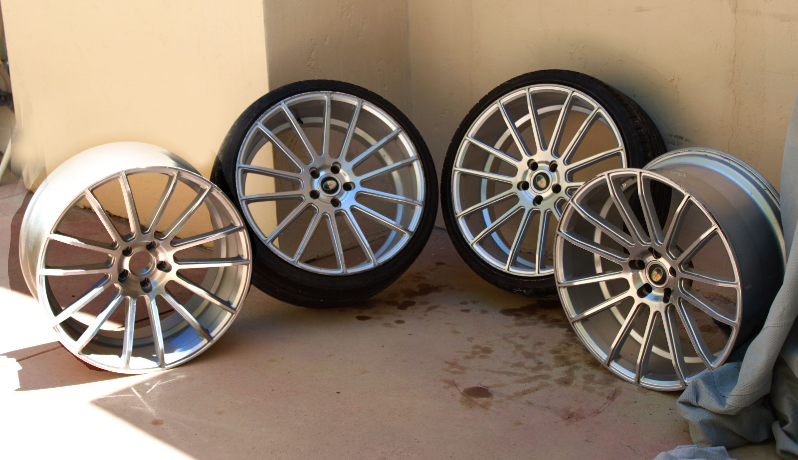 4 Matching 22" Savini Rims with 2 Tires 265/30ZR/22 Came of Maserati Gibli