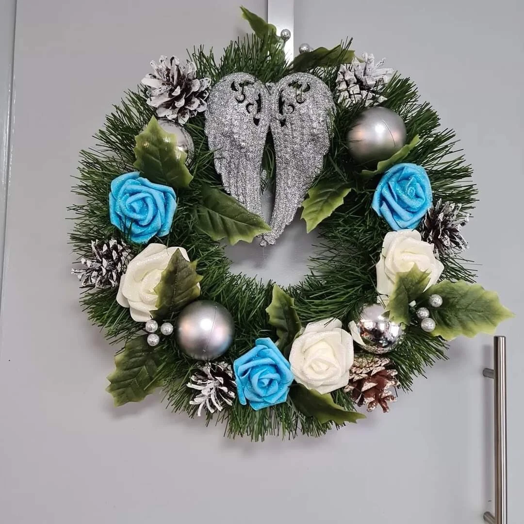 Christmas wreaths for graves online